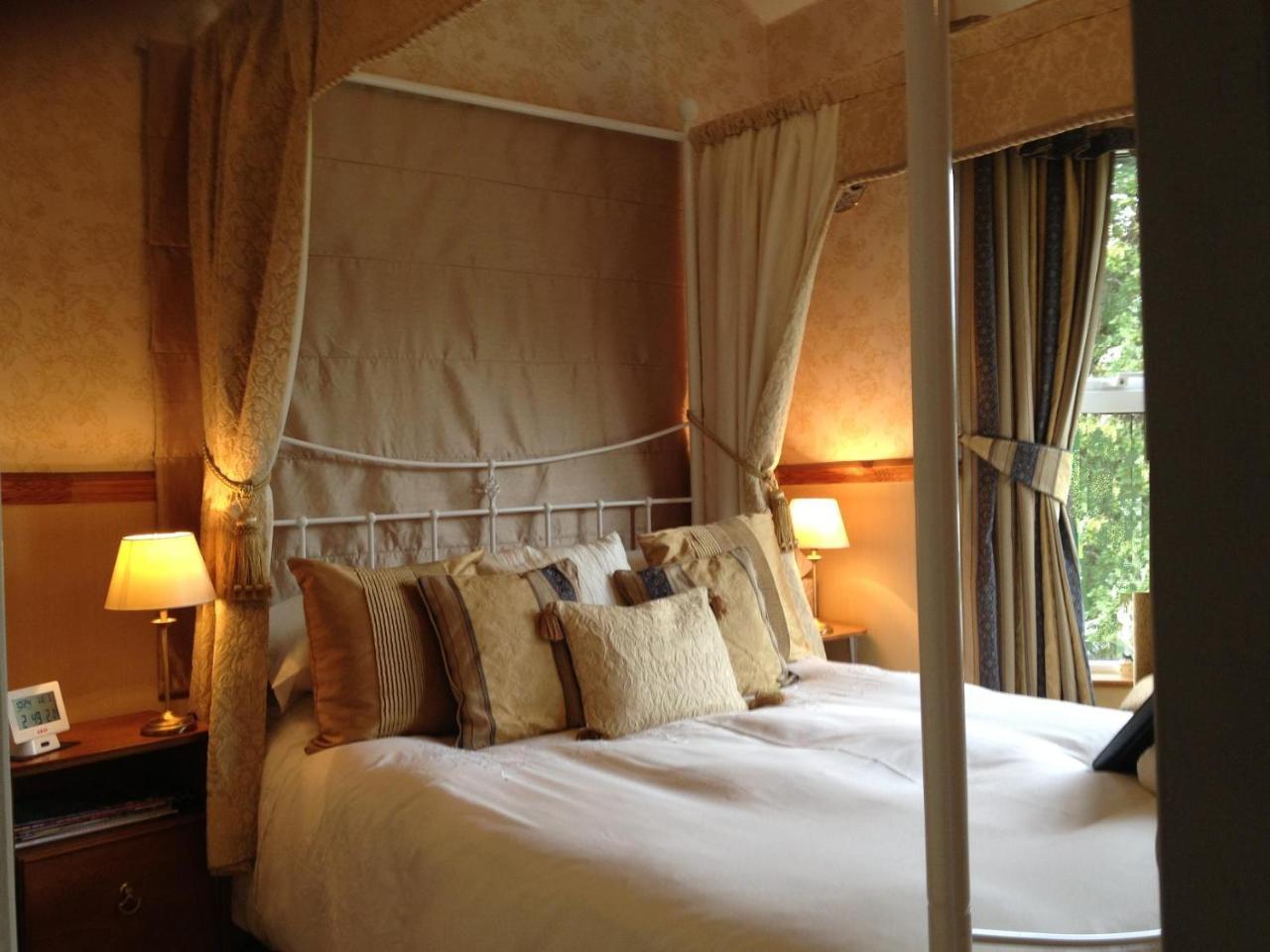 Twin Oaks Guest House Cadnam ภายนอก รูปภาพ